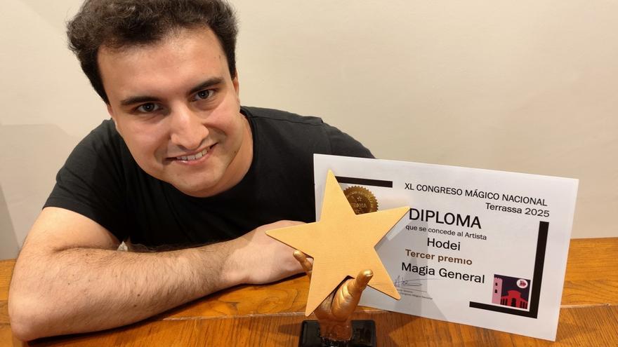El ilusionista navarro Hodei, Premio Nacional de Magia General en el 40º congreso estatal celebrado en Terrassa