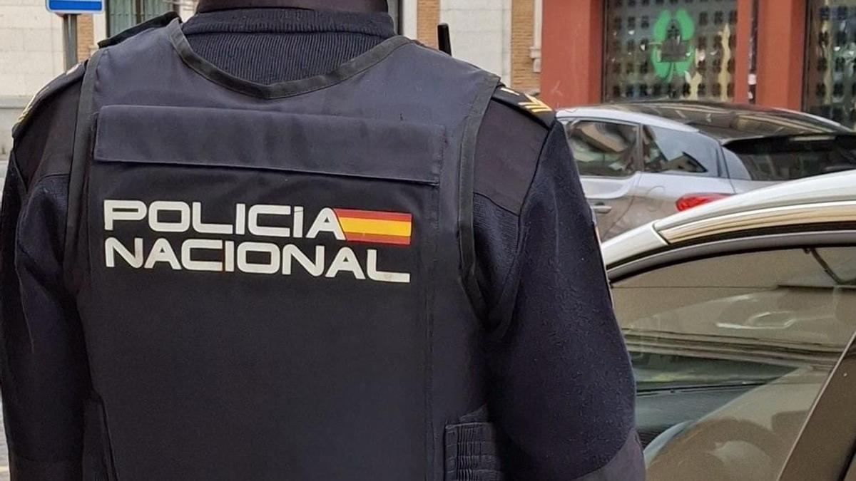Un agente de Policía Un agente de Policía