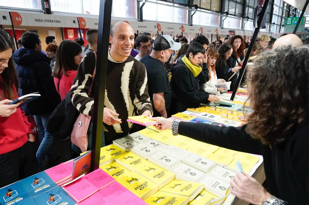 En imágenes: colas para acceder a una Durangoko Azoka a reventar