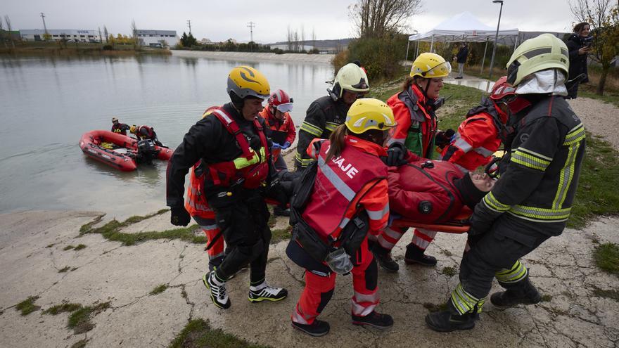 Simulacro en Navarra: un avión cae a la Balsa de la Morea tras impactar con aves