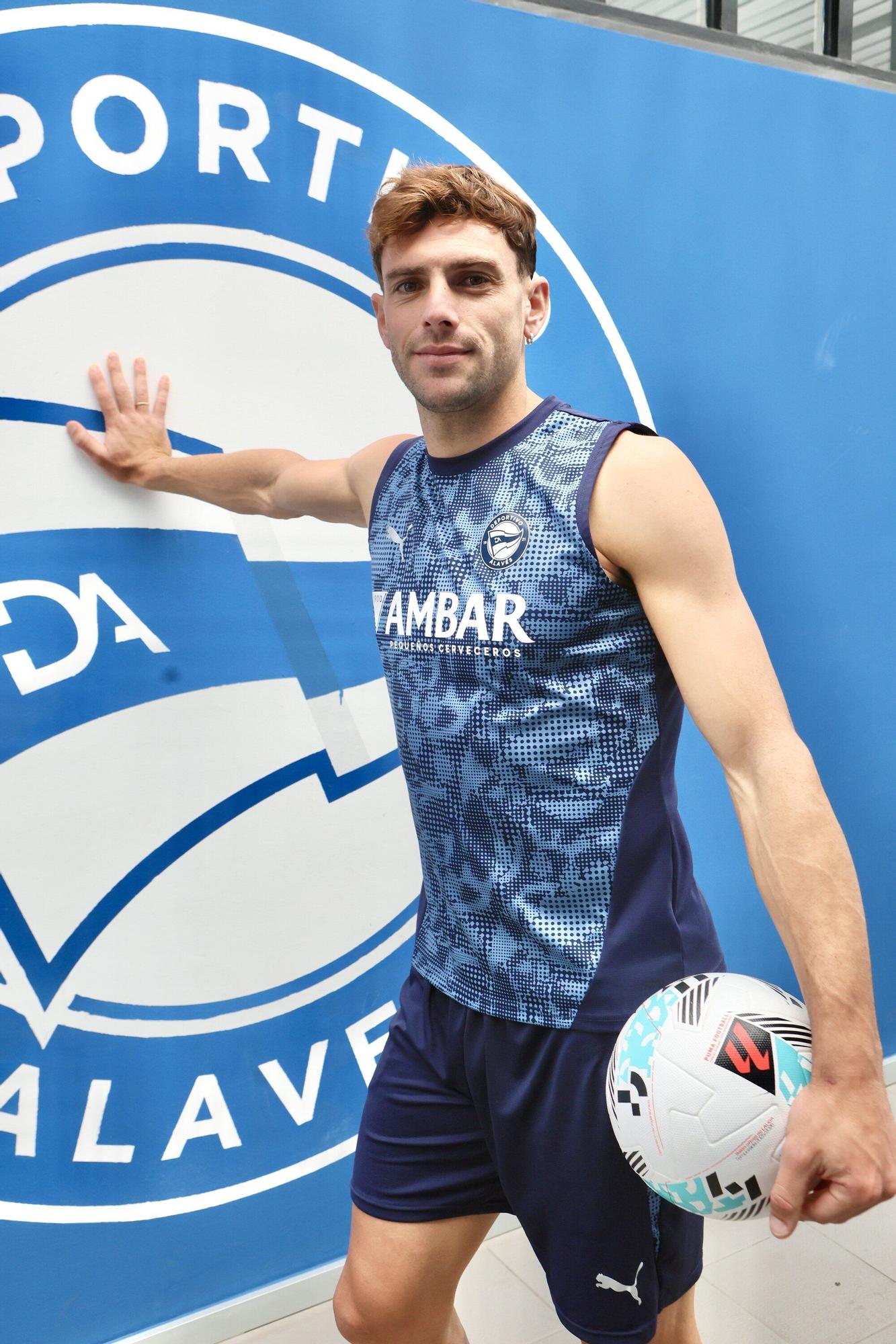 Lucas Boyé posa durante su entrevista con DNA