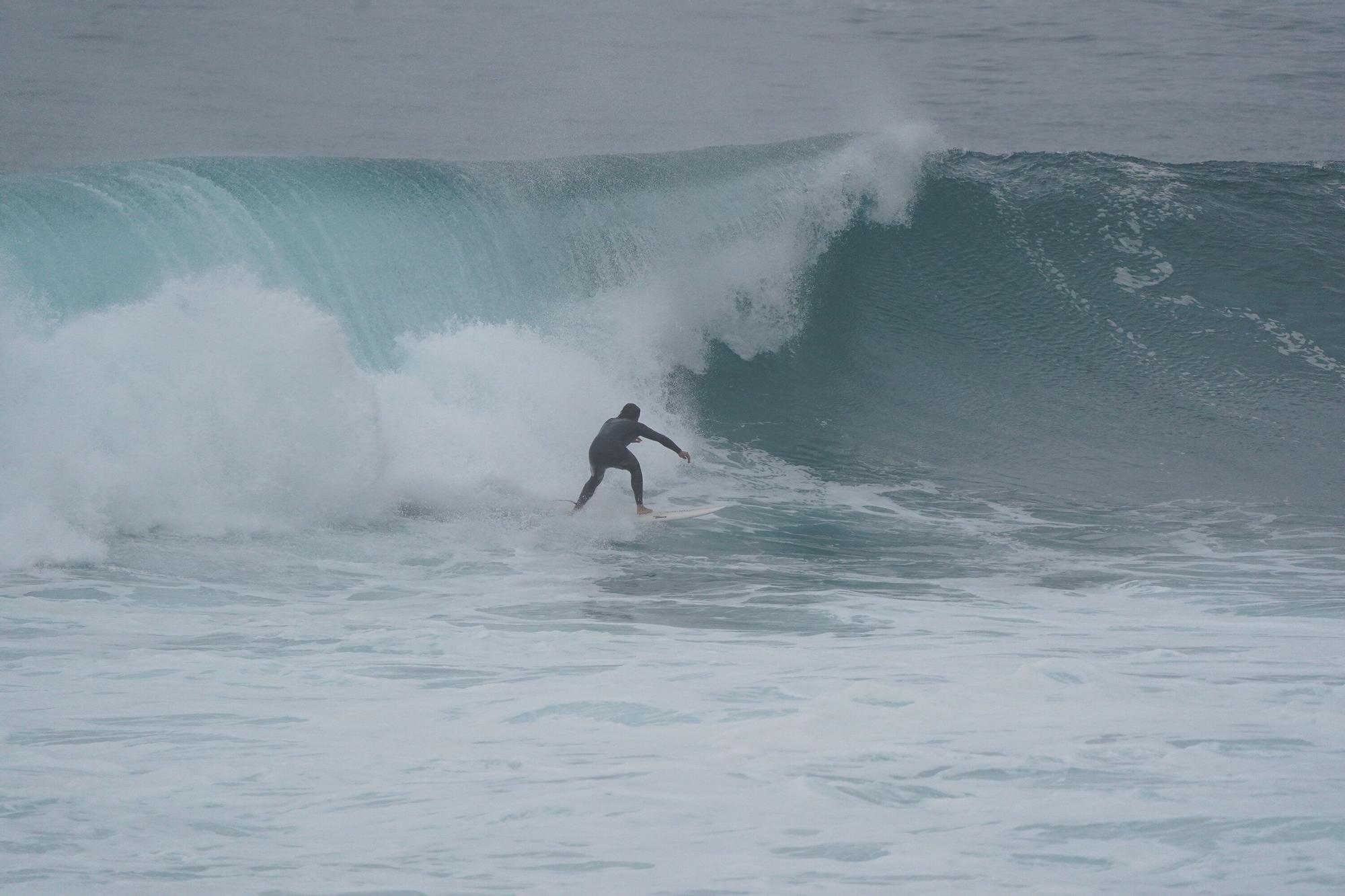 En imágenes: &quot;La comunidad del surf está como loca, suele haber pocos días al año con olas como estas&quot;