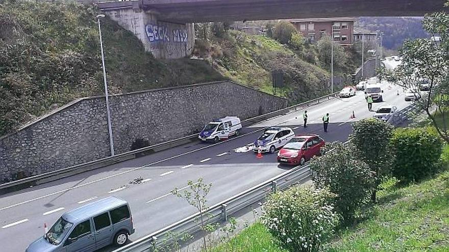 Un ciclista ha falleció ayer arrollado en Basauri