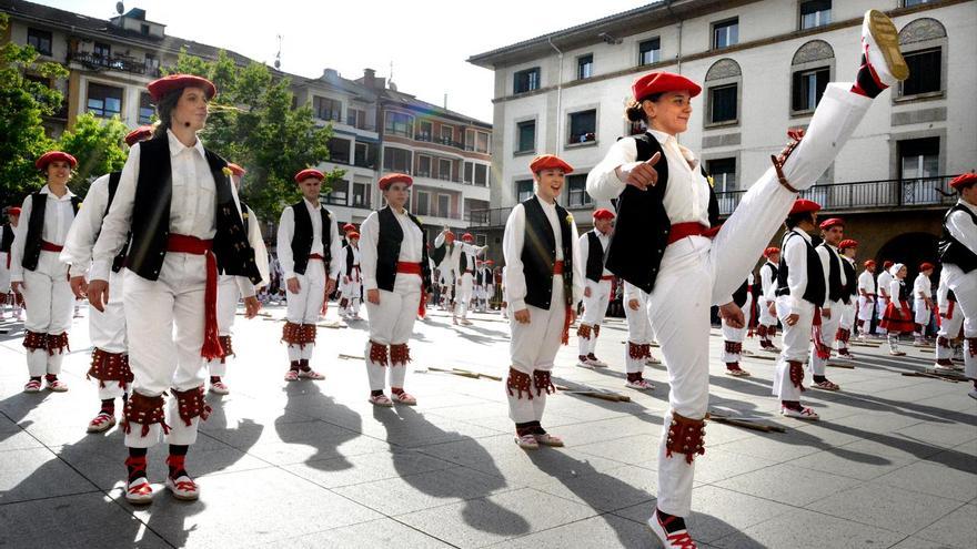 Durangaldea dantzan, nortasuna mugimenduan