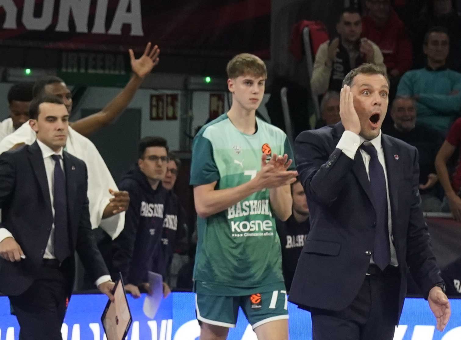 Todas las imágenes del Baskonia - Dubái (92-85)