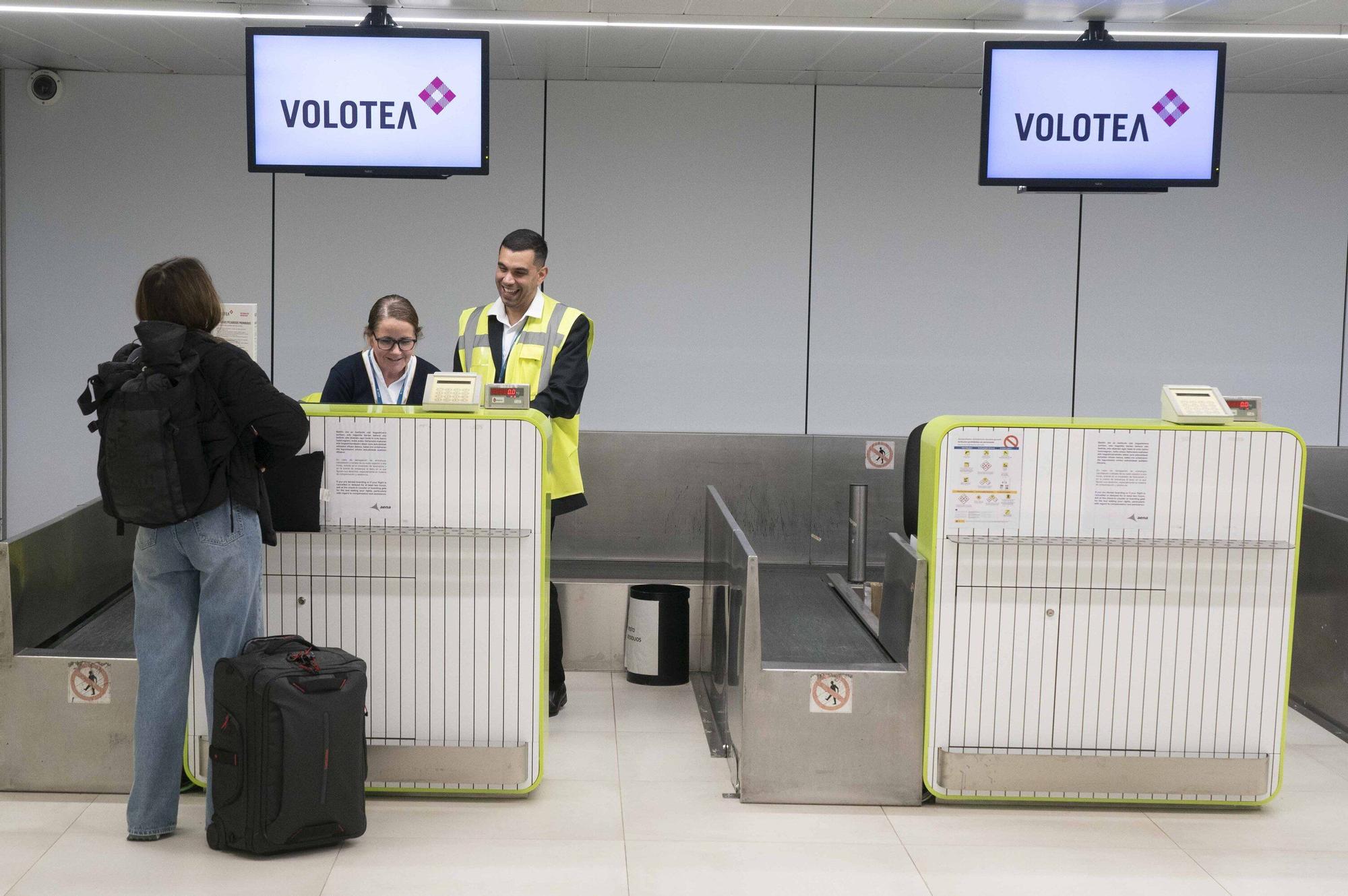 En imágenes: Foronda estrena los vuelos regulares a Barcelona y Madrid