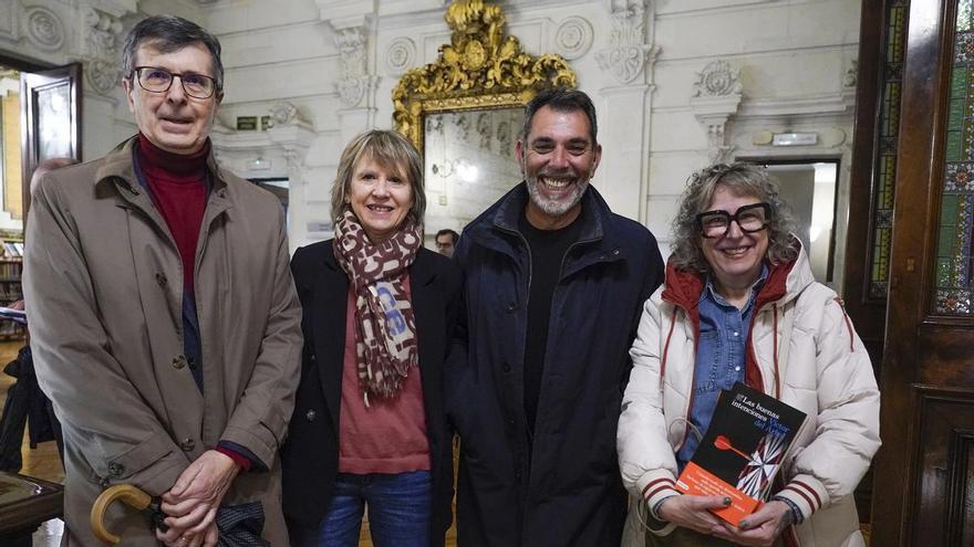 La biblioteca de Bidebarrieta acoge la presentación de ‘Las buenas intenciones’ de Víctor del Árbol