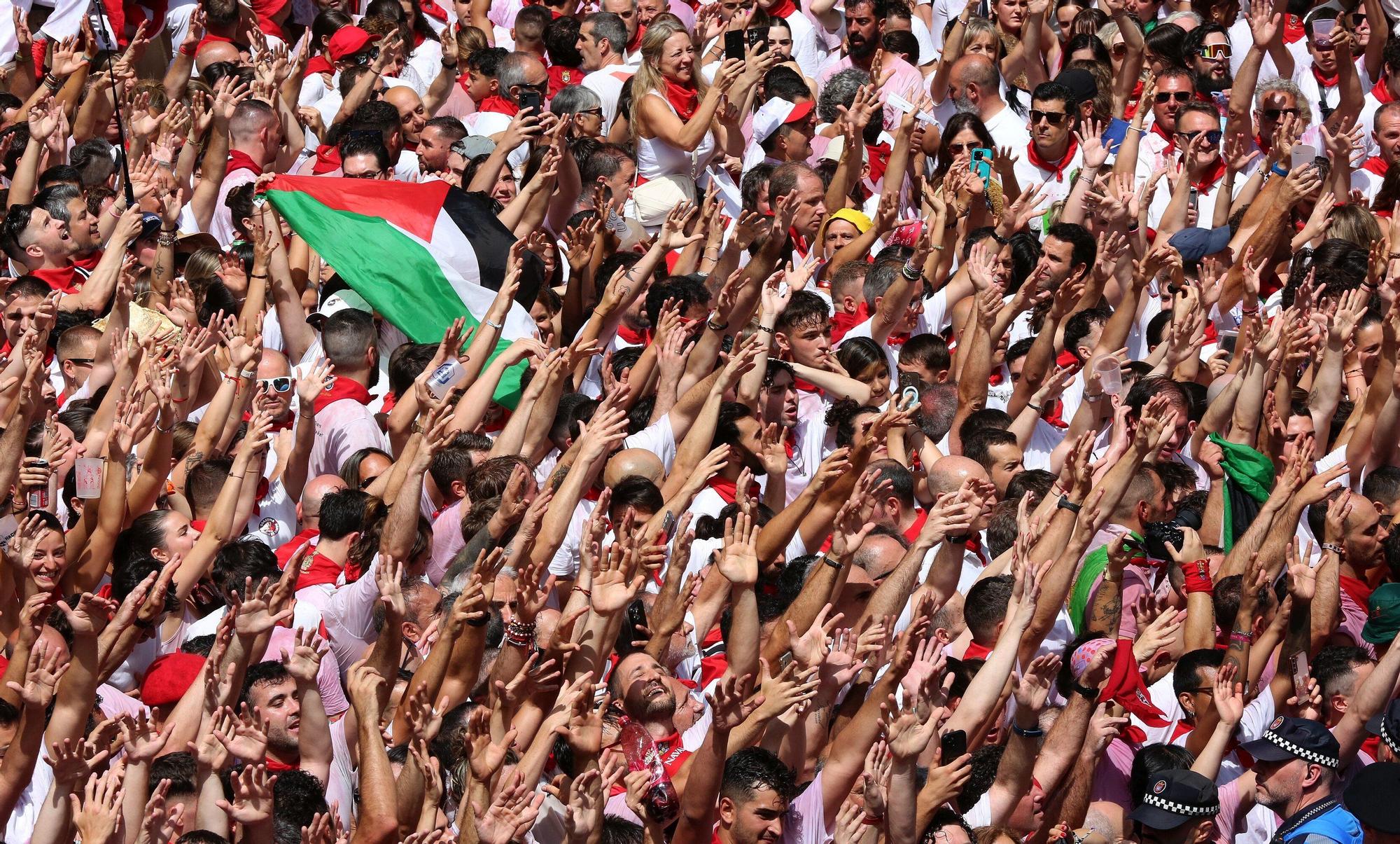 Fotos del  Chupinazo de San Fermín 2025 en Pamplona: ¡La fiesta más internacional se enciende con un grito solidario por Palestina!