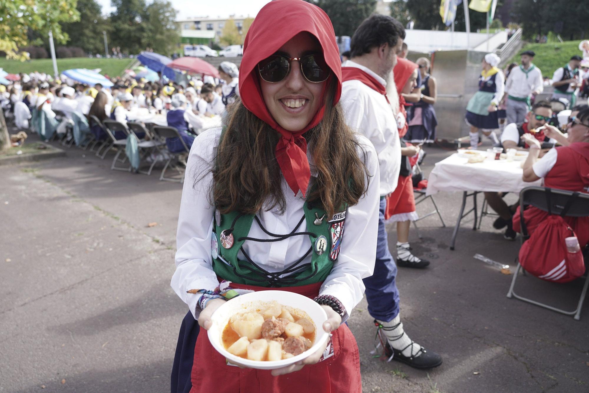 Más de 3.600 personas en la comida de cuadrillas de Basauri: “Es es indescriptible, se nos está yendo de las manos”
