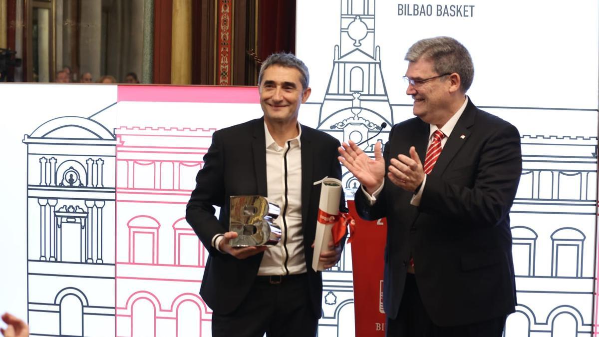 Ernesto Valverde fue designado Ilustre de Bilbao en 2024.