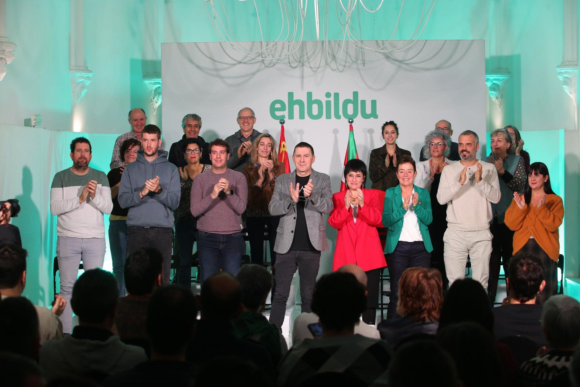 Rueda de prensa de EH Bildu en Pamplona por el Día de Navarra