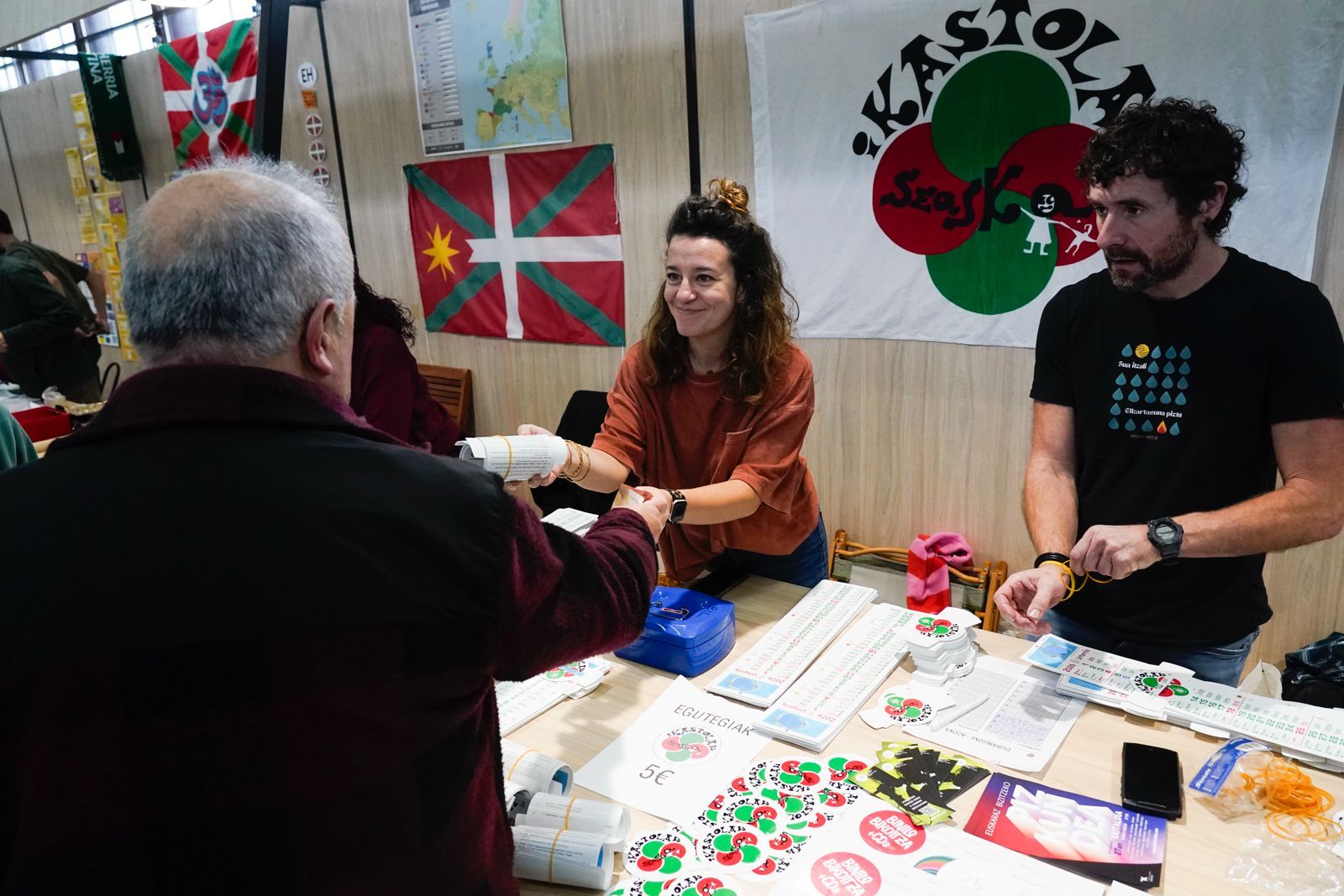 En imágenes: colas para acceder a una Durangoko Azoka a reventar