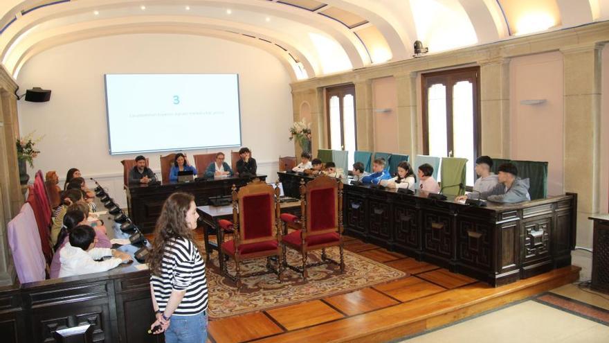 Durangoko ikasleek beren proposamenak helarazi dizkiote Udalari 2025eko Udal Foroan