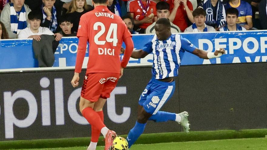 Diabate y Denis, las dos novedades en el once del Alavés ante el Athletic