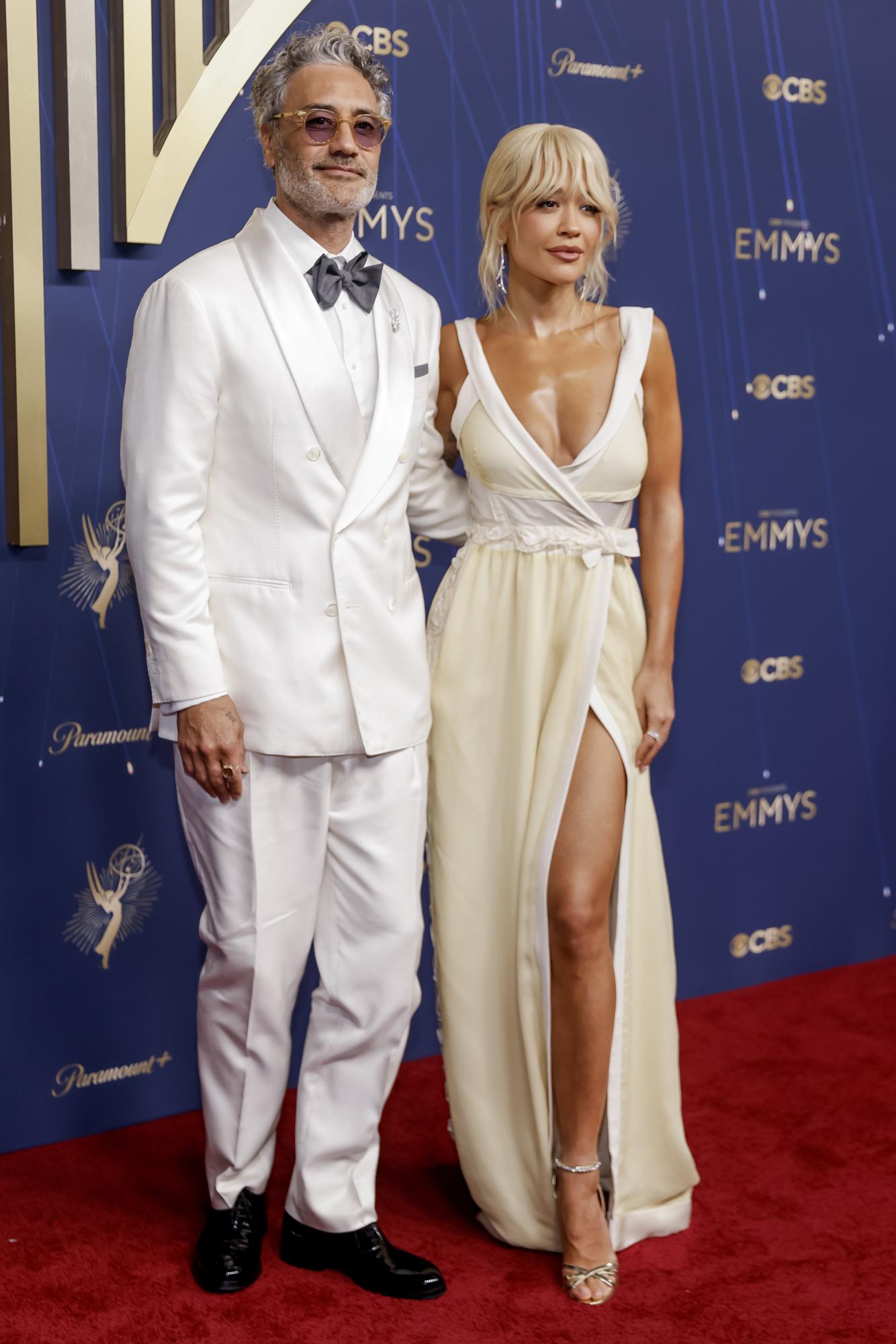 Alta costura y mensajes políticos: Jenna Ortega y Javier Bardem, protagonistas de la alfombra roja de los Emmy 2025