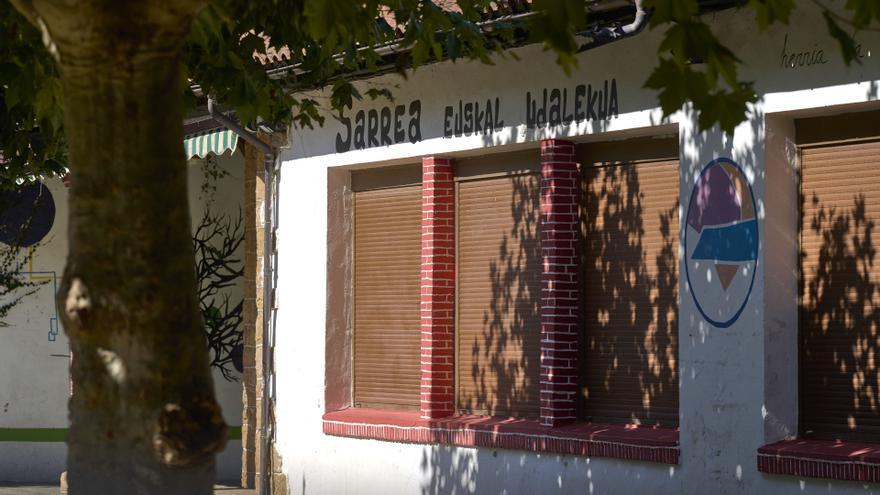 140 familias defienden el modelo del campamento de Bernedo