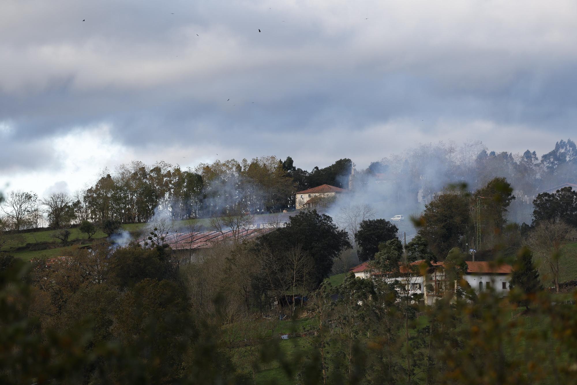 Incendio en una explotación ganadera en Karrantza