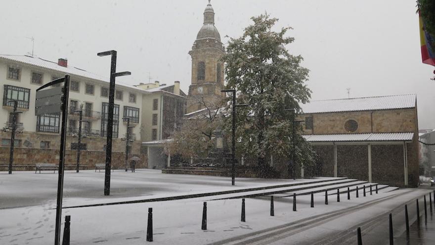 La nieve, protagonista del día en Urola Garaia