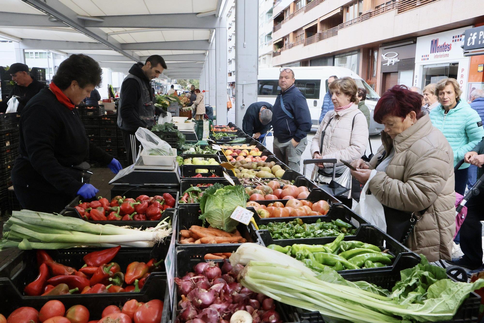 En imágenes: Mayor presencia policial en el mercado de Santa Bárbara
