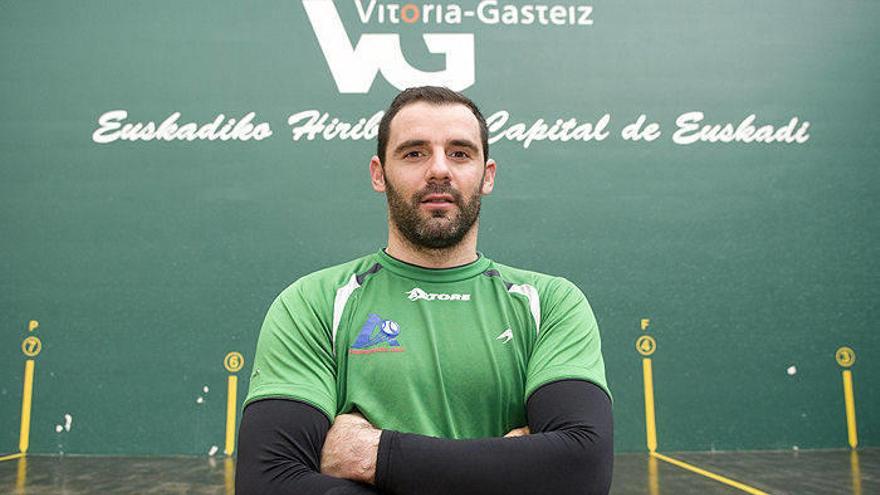 Xala posa en Ogueta de Vitoria después del entrenamiento que competó ayer por la mañana en compañía de Aitor Zubieta.