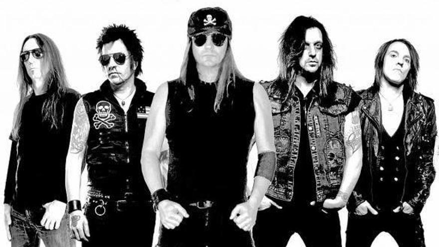 Del lirismo de Gastelo al hard rock de los clásicos Skid Row