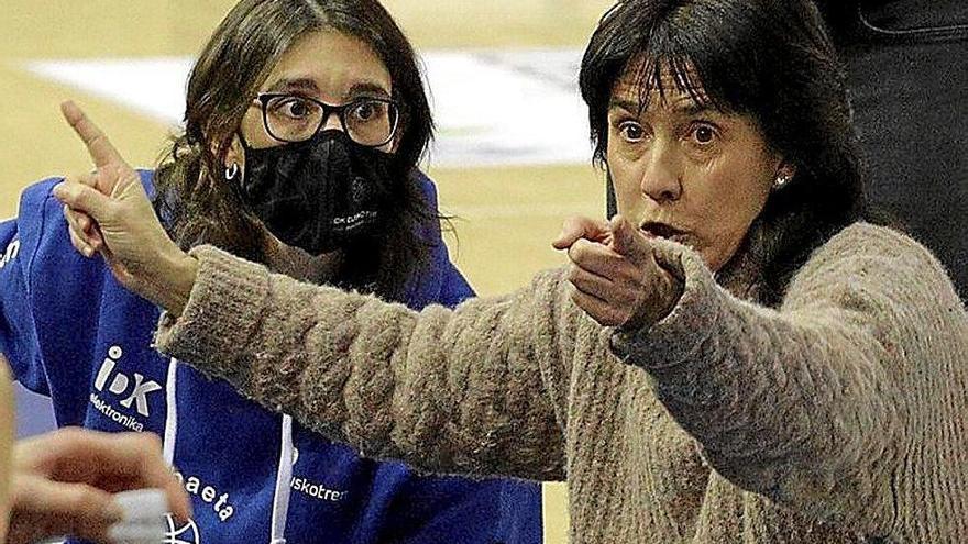 La entrenadora del IDK, Azu Muguruza, en un partido. Foto: I. Azurmendi