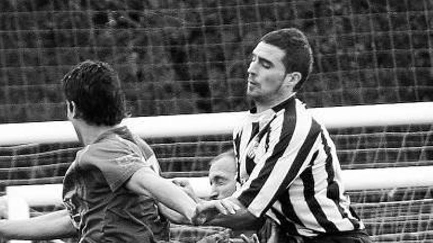 &quot;Es duro tener que dejar  el fútbol con 24 años&quot;