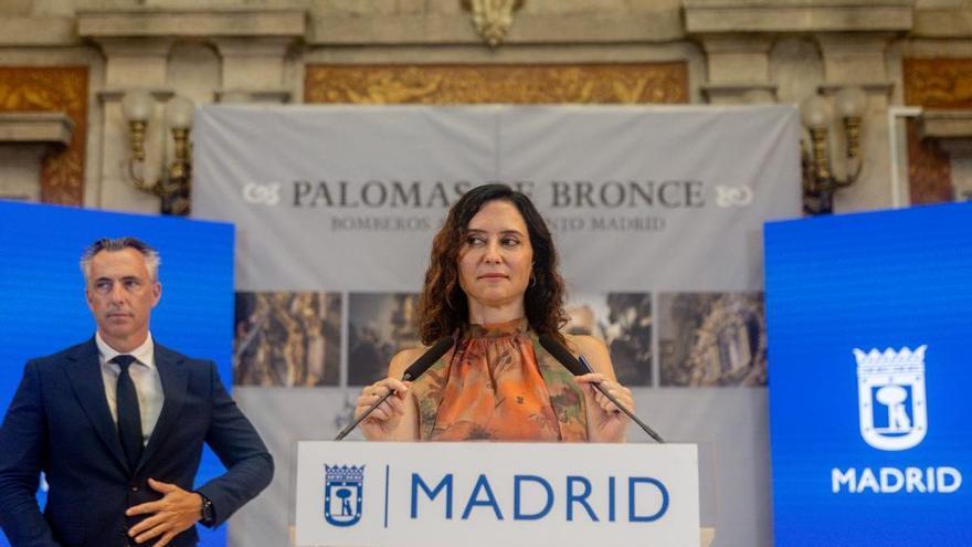 Ayuso arremete contra la &quot;burocracia rígida&quot; y las &quot;agendas ideológicas&quot; que &quot;impiden el trabajo&quot; de las gentes del campo
