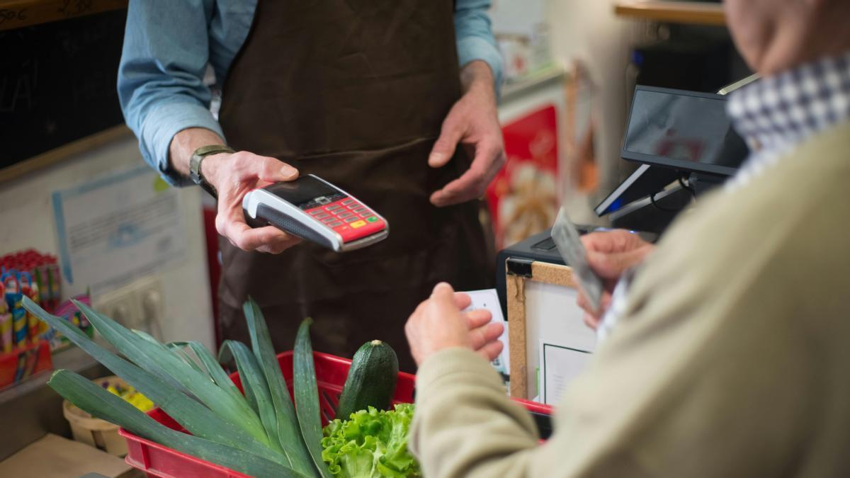 El alto coste delos productos saludables es el mayor motivo por el que la gente no lleva una dieta.