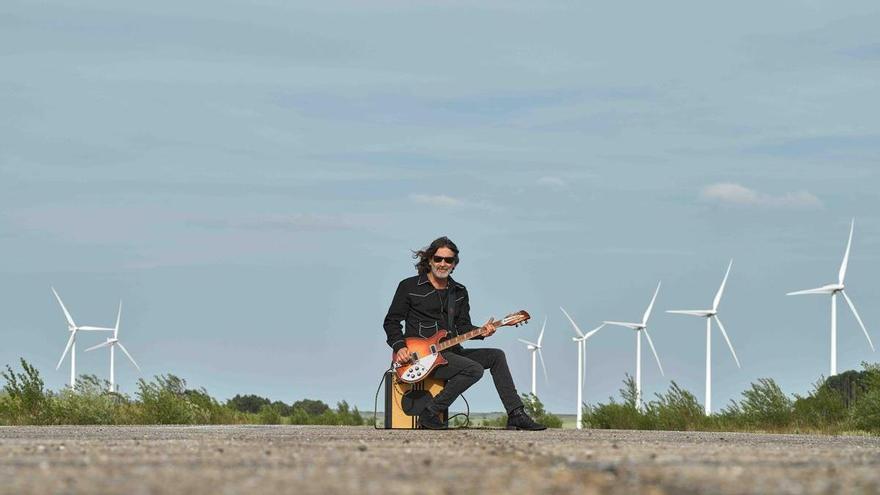 “Intento explicarme a través de mis canciones lo que siento como persona, como padre, como amigo”