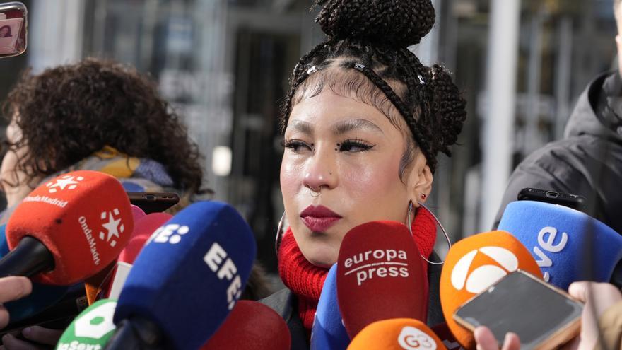 La becaria que denunció a Nacho Cano asegura que fue retenida en un hostal