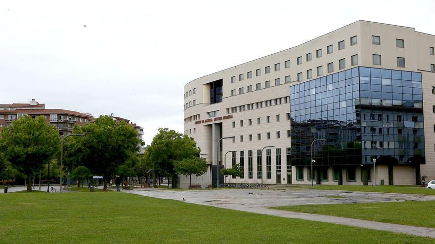 Condenado a 14 años de prisión por violar y maltratar a su mujer en Pamplona