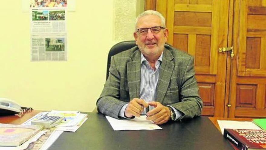 El alcalde y parlamentario Gregorio Galilea, en su despacho del ayuntamiento.
