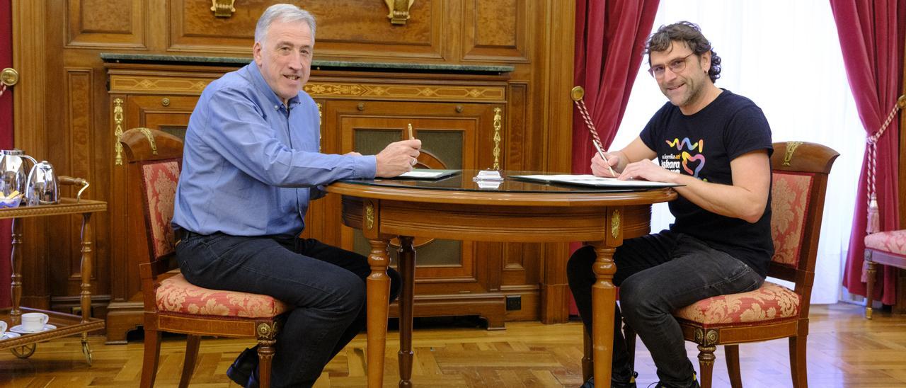 Pamplona renueva su compromiso con la Korrika y el euskera y aporta 7.260 euros