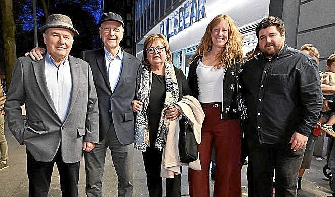 Joserra Plaza, Jon Mancisidor, Loli García, Libe Mancisidor y Oier Plaza.
