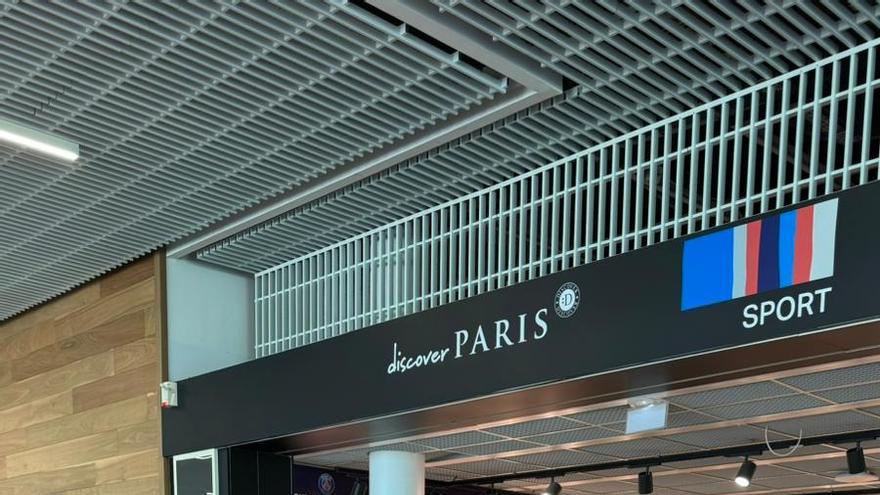 Aficionados del Athletic en el aeropuerto de París.