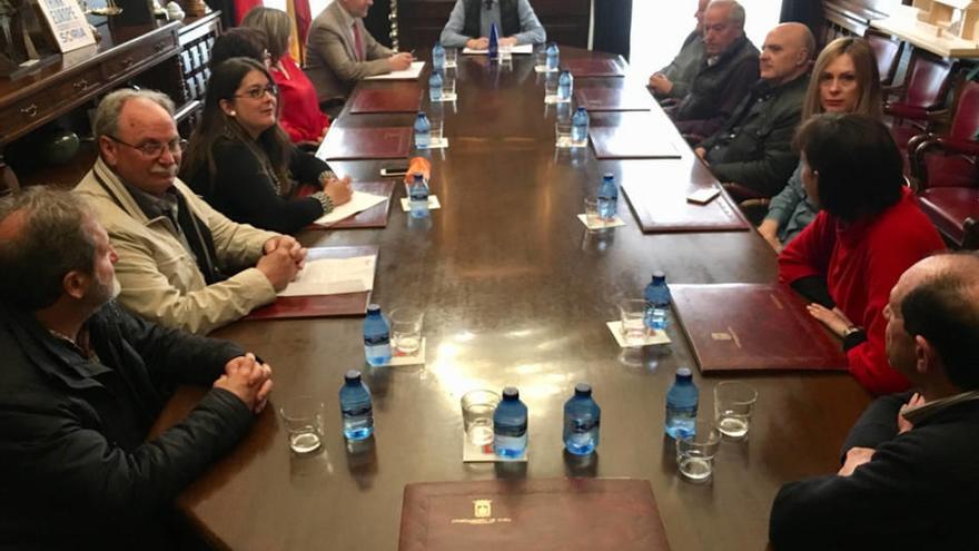 La reunión celebrada hoy.