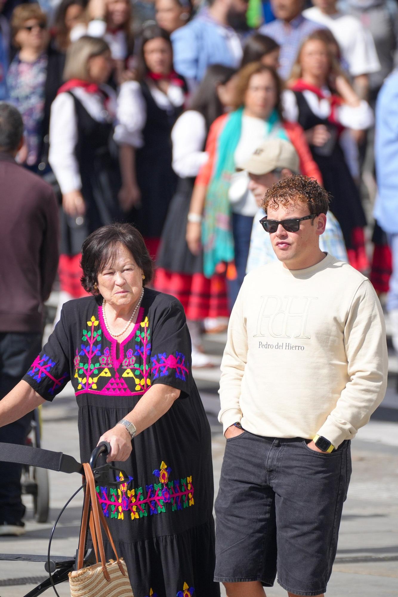 En imágenes: Blusas y neskas disfrutan de Santiago