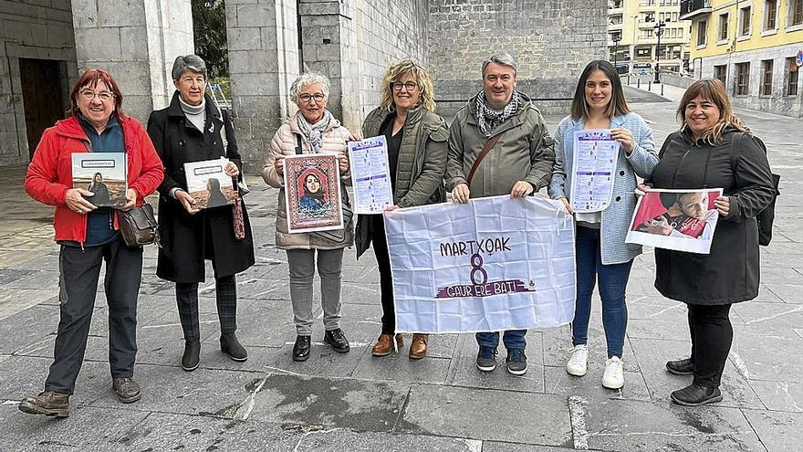 Presentación de la campaña de actividades organizadas  para conmemorar el 8-M en Elgoibar.  | FOTO: UDALA