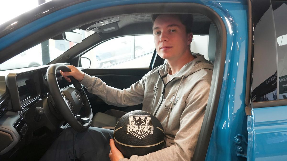 Justin Jaworski fue presentado ayer en Nissan Blendio Kalauto.