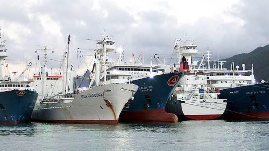 Imagen de varios atuneros vascos amarrados en las Seychelles.