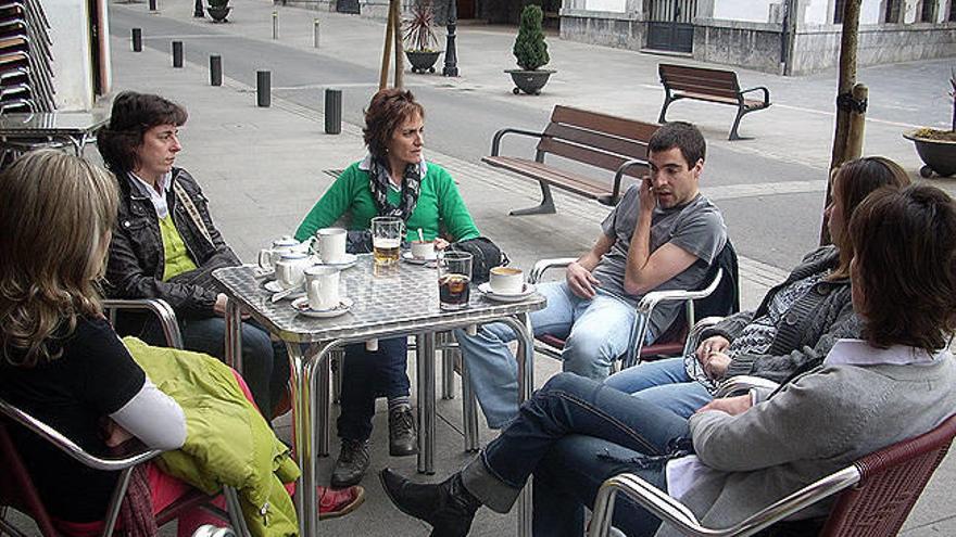 ‘Berbalagun’ talde bat solasean.