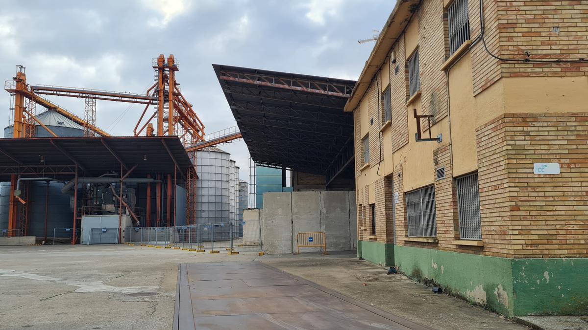 Parte de la Cooperativa de los Labradores donde el Ayuntamiento creará el centro para grades eventos.