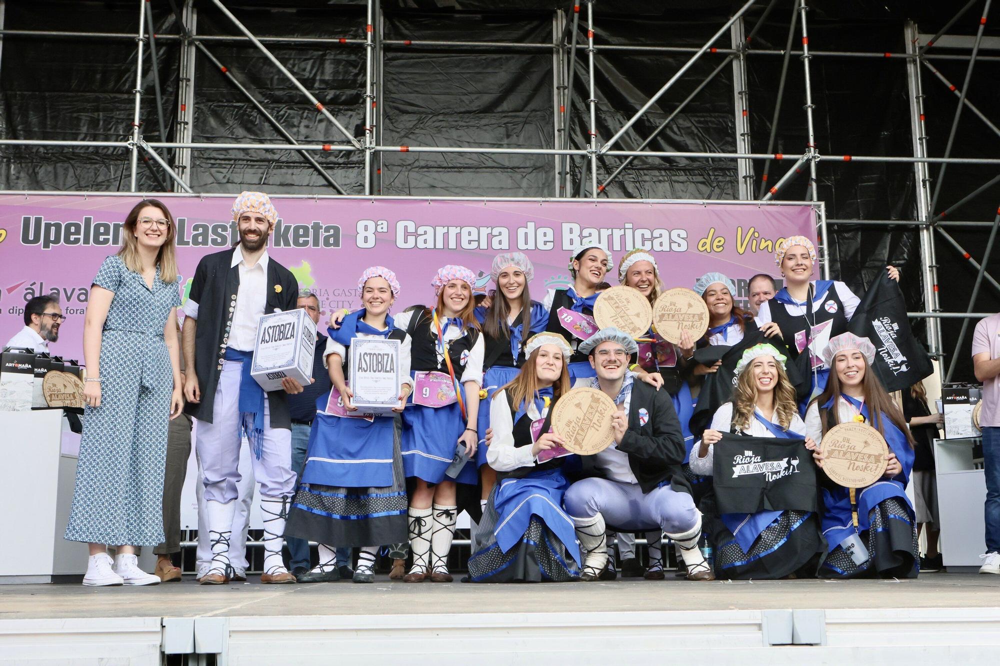 En imágenes: Basatiak gana de nuevo la Carrera de Barricas