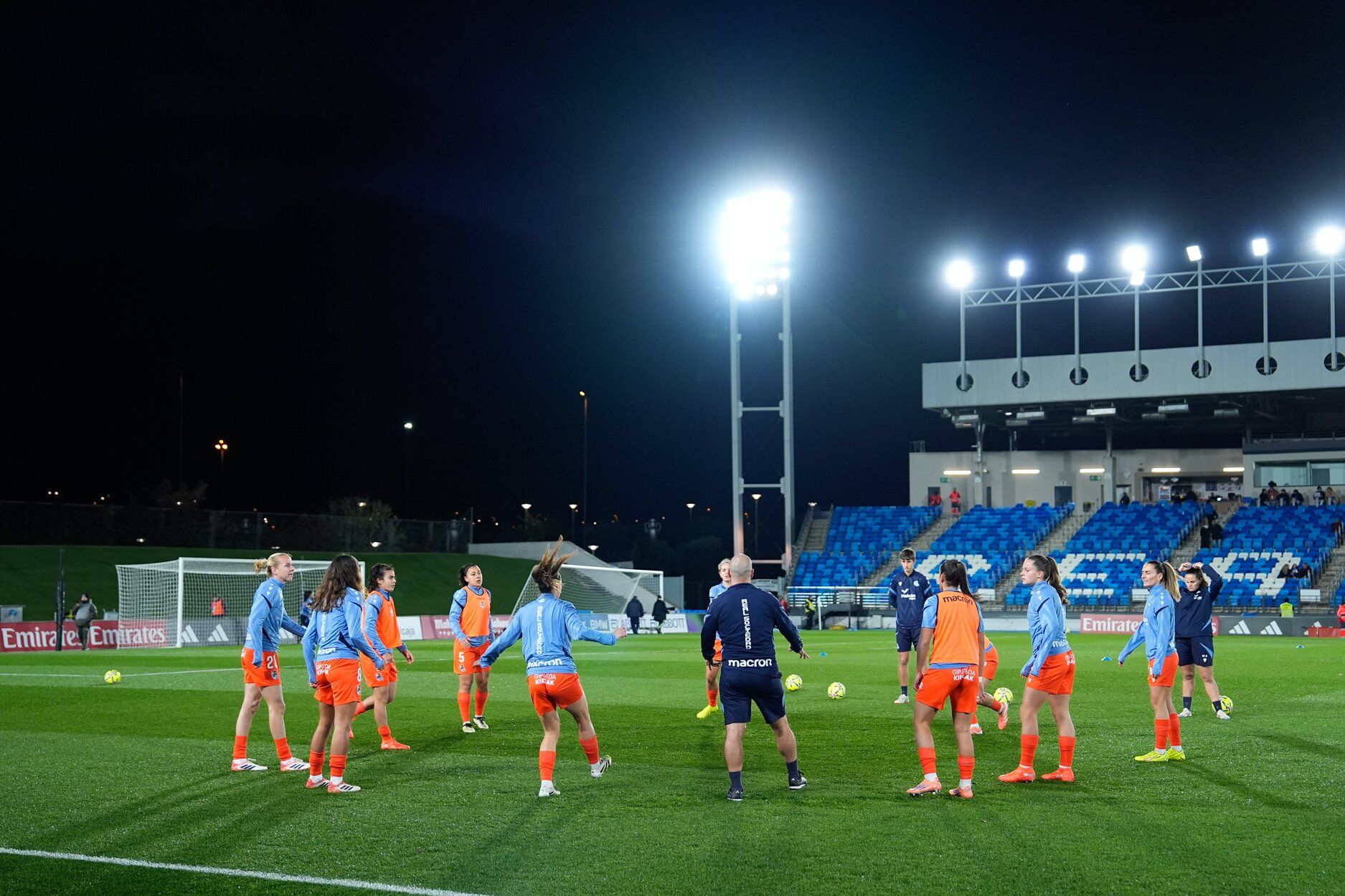 La plantilla realista, tras el calentamiento.