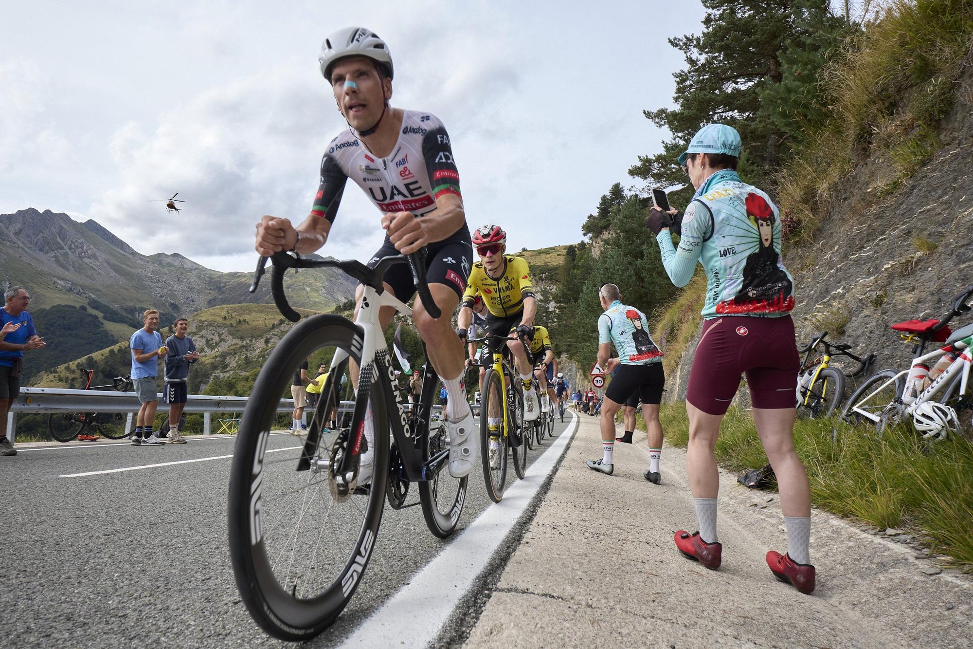 Fotos de la etapa navarra de La Vuelta 25 entre Sendaviva y Larra - Belagua