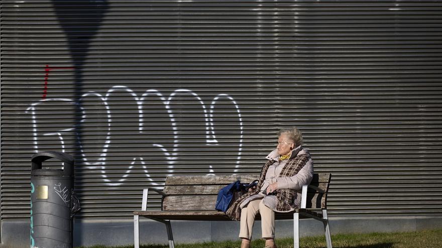 Más de 300.000 personas viven solas en Euskadi, un 31,4% de todos los hogares