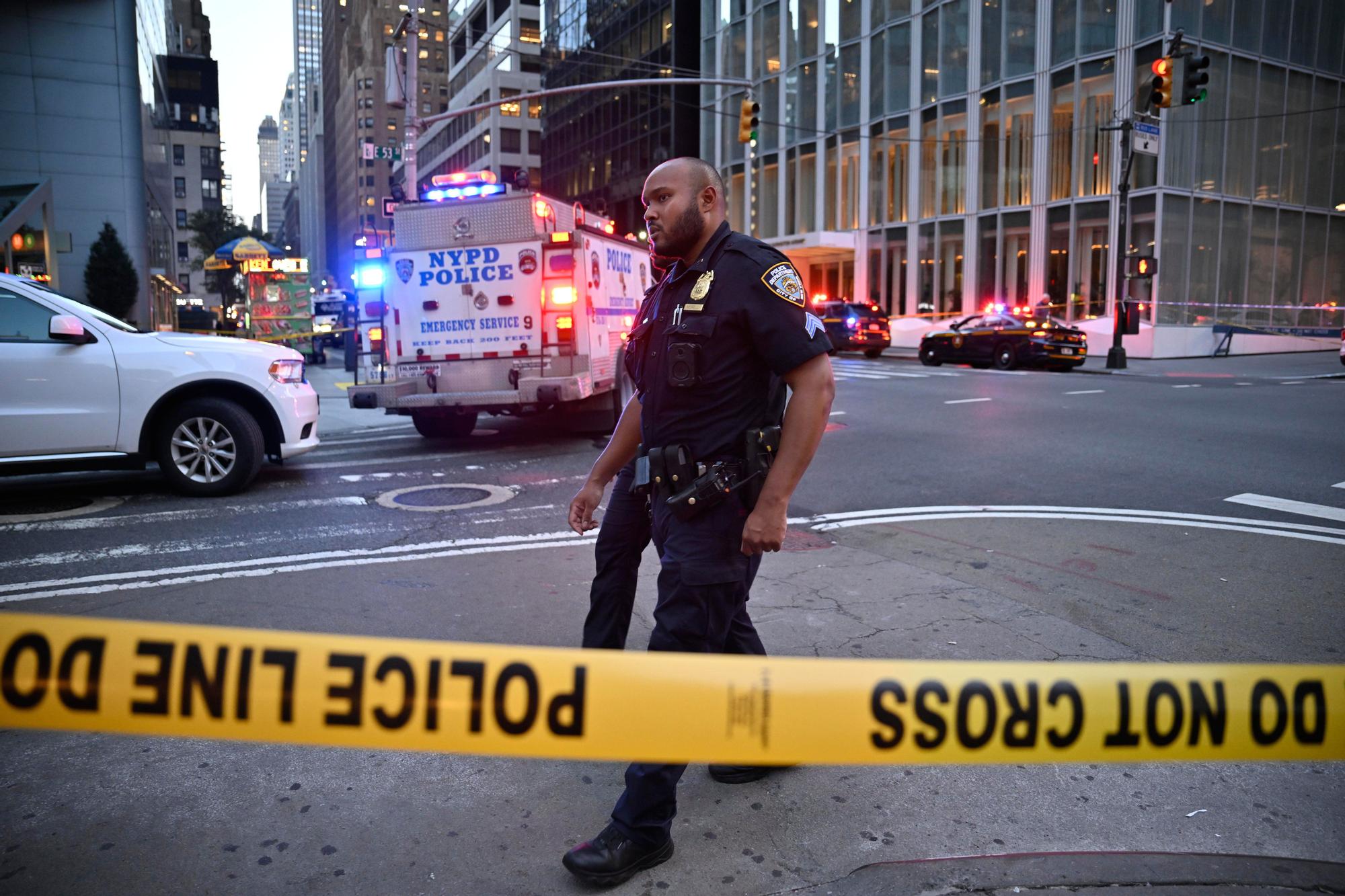 El dispositivo policial desplegado en Nueva York durante la alerta por el tiroteo.