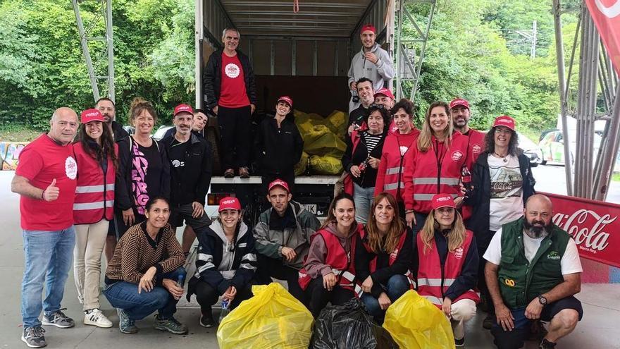 Voluntarios retiran más de 250 kilos de residuos del río Ibaizabal en Galdakao