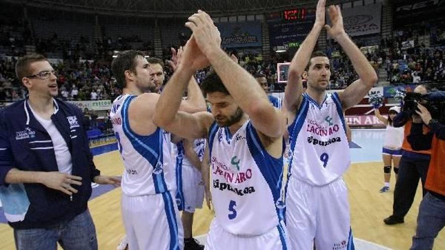 Lagun Aro exhibe su racha ante el Barça y el R.Madrid el liderato en Alicante